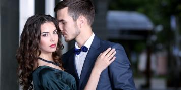 Festtagsbekleidung und Abendbekleidung